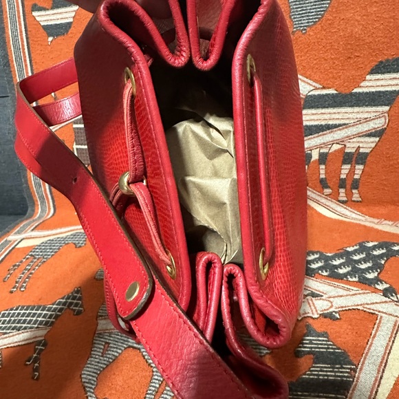 CHRISTIAN DIOR ❤️🌟VINTAGE RED LEATHER BUCKET BAG ⭐️ - Picture 5 of 12